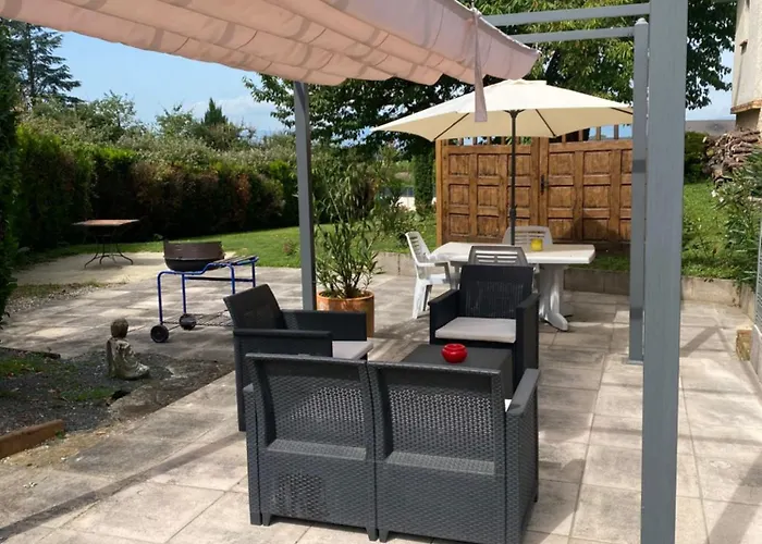 Des Chabaudieres Holiday home *